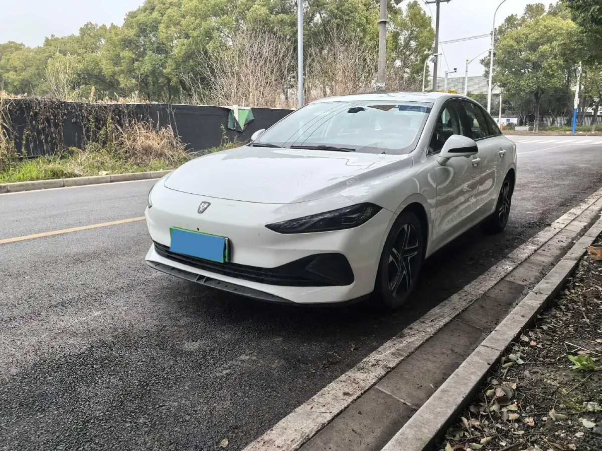 2023 Roewe D7 1.5L 112HP L4 1DHT PHEV 21.4KWH,autocango,china used car exporter,china ev exporter,chinese used car exporter,chinese used ev exporter