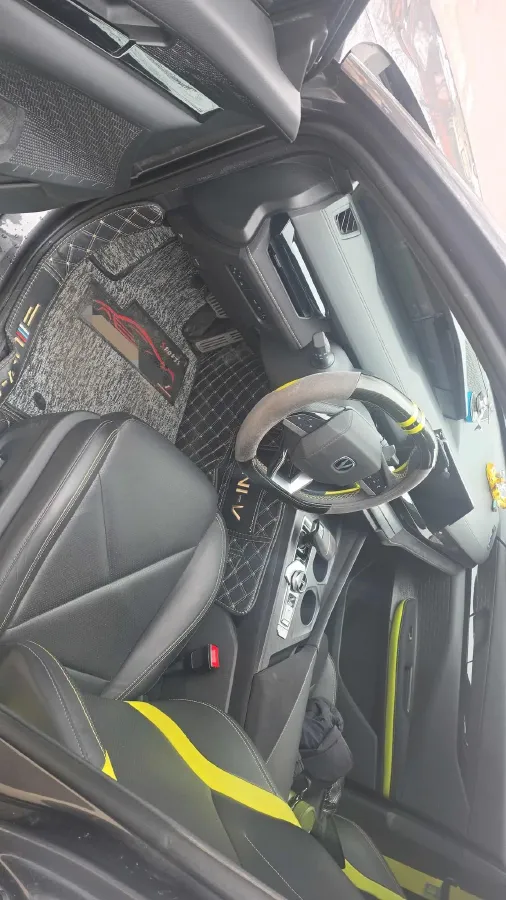 2022 ChangAn UNI-V 1.5T 188HP L4 7DCT,autocango,china used car exporter,china ev exporter,chinese used car exporter,chinese used ev exporter