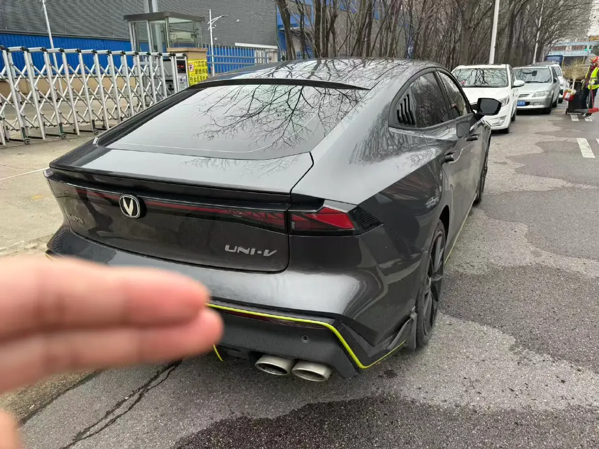 2022 ChangAn UNI-V 1.5T 188HP L4 7DCT,autocango,china used car exporter,china ev exporter,chinese used car exporter,chinese used ev exporter