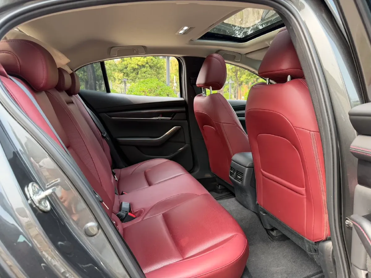 2022 Mazda 3 Axela 2.0L 158HP L4 6AT,autocango,china used car exporter,china ev exporter,chinese used car exporter,chinese used ev exporter