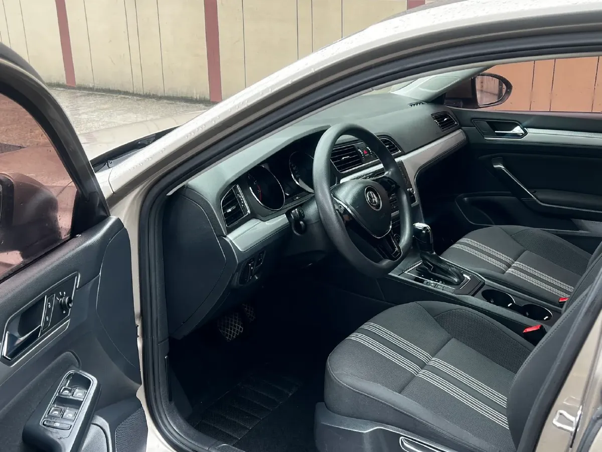 2017 Volkswagen Lamando 1.4T 131HP L4 7DCT,autocango,china used car exporter,china ev exporter,chinese used car exporter,chinese used ev exporter