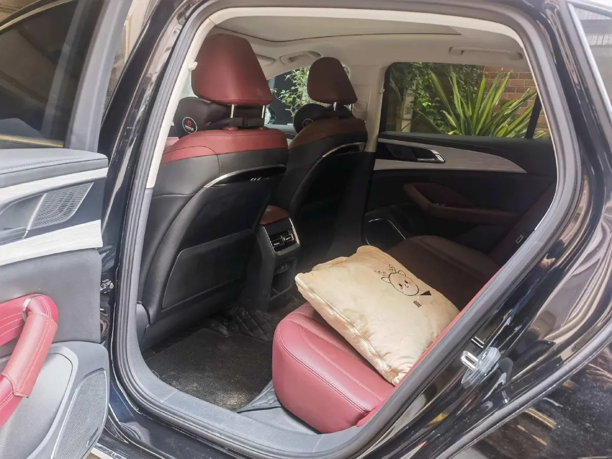 2025 HongQi H5 1.5T 169HP L4 7DCT,autocango,china used car exporter,china ev exporter,chinese used car exporter,chinese used ev exporter