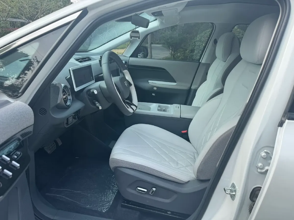 2024 ARCFOX KAOLA BEV 58.8KWH,autocango,china used car exporter,china ev exporter,chinese used car exporter,chinese used ev exporter