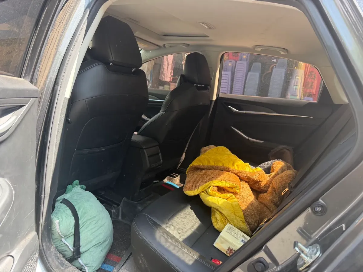 2021 ChangAn Eado 1.6L 128HP L4 5MT,autocango,china used car exporter,china ev exporter,chinese used car exporter,chinese used ev exporter