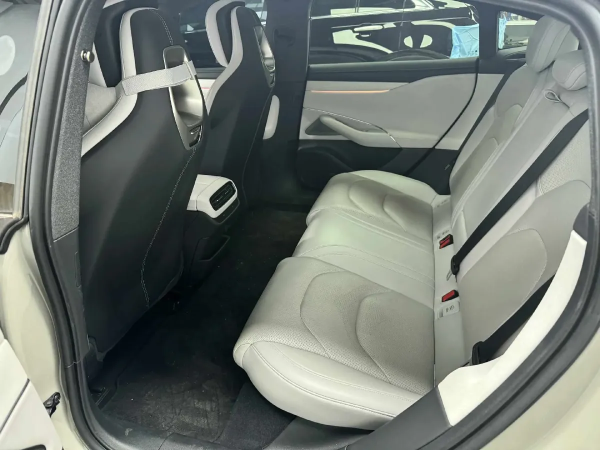 2024 MI SU7 BEV 73.6KWH,autocango,china used car exporter,china ev exporter,chinese used car exporter,chinese used ev exporter