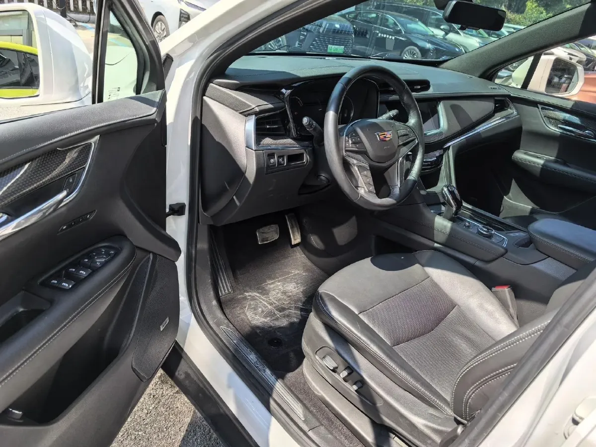 2022 Cadillac XT5 2.0T 237HP L4 9AT,autocango,china used car exporter,china ev exporter,chinese used car exporter,chinese used ev exporter