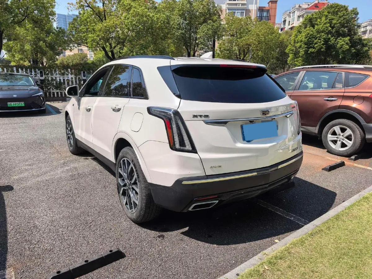 2022 Cadillac XT5 2.0T 237HP L4 9AT,autocango,china used car exporter,china ev exporter,chinese used car exporter,chinese used ev exporter