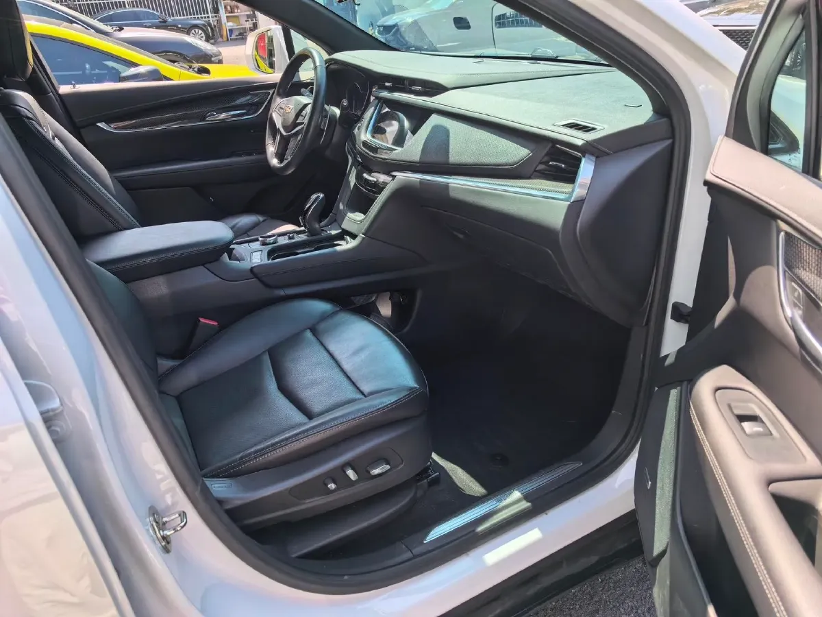 2022 Cadillac XT5 2.0T 237HP L4 9AT,autocango,china used car exporter,china ev exporter,chinese used car exporter,chinese used ev exporter