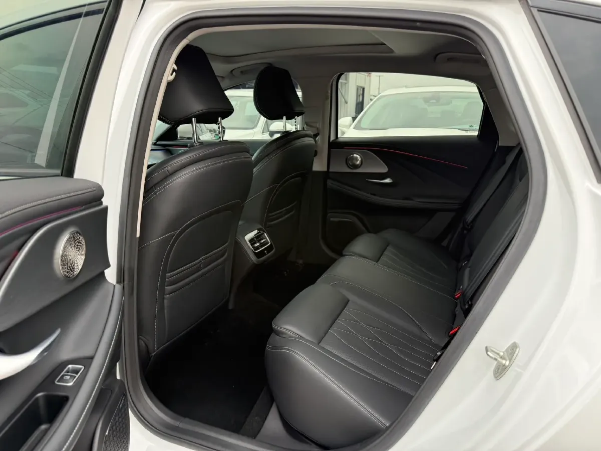 2025 Chery Arrizo 8 2.0T 254HP L4 7DCT,autocango,china used car exporter,china ev exporter,chinese used car exporter,chinese used ev exporter