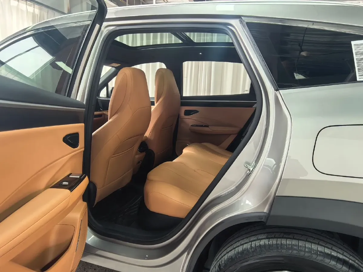 2025 Geely Galaxy L7 1.5L 112HP L4 1DHT PHEV 18.4KWH,autocango,china used car exporter,china ev exporter,chinese used car exporter,chinese used ev exporter