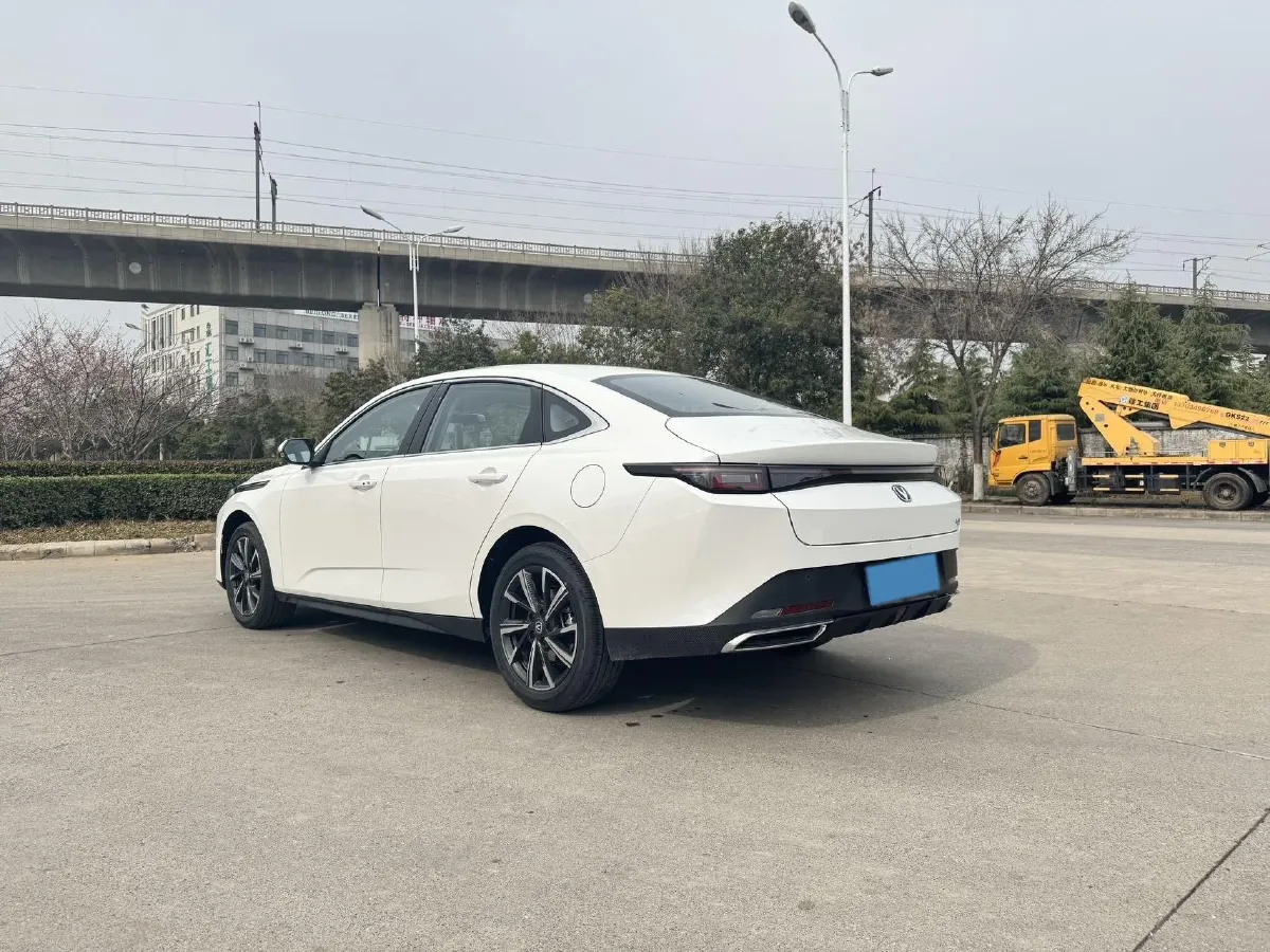 2025 ChangAn Eado 1.5T 192HP L4 7DCT,autocango,china used car exporter,china ev exporter,chinese used car exporter,chinese used ev exporter