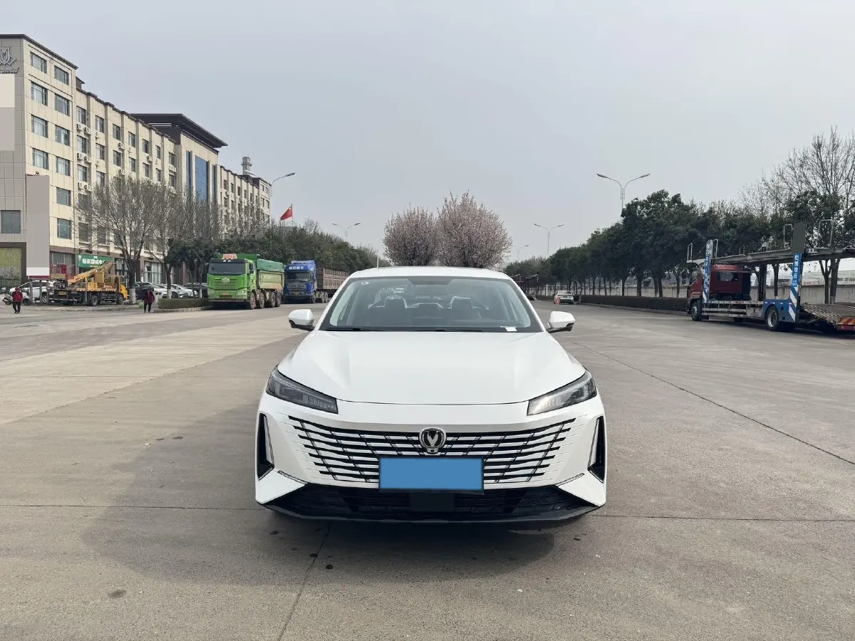 2025 ChangAn Eado 1.5T 192HP L4 7DCT,autocango,china used car exporter,china ev exporter,chinese used car exporter,chinese used ev exporter