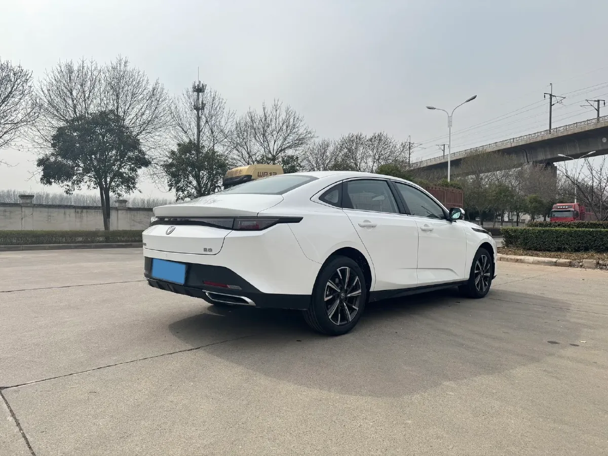 2025 ChangAn Eado 1.5T 192HP L4 7DCT,autocango,china used car exporter,china ev exporter,chinese used car exporter,chinese used ev exporter