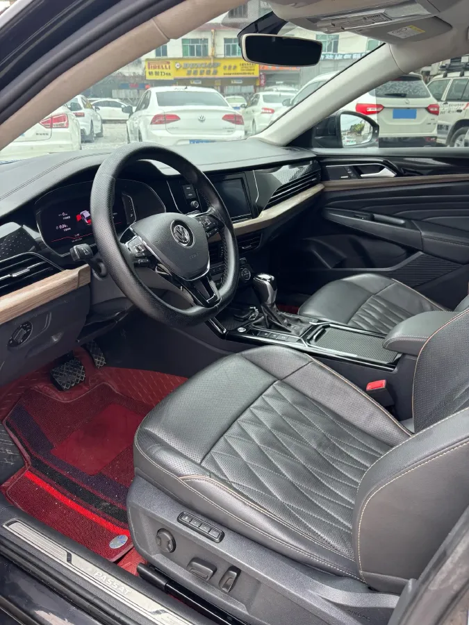 2019 Volvo V40 1.5T 152HP L4 6AT,autocango,china used car exporter,china ev exporter,chinese used car exporter,chinese used ev exporter