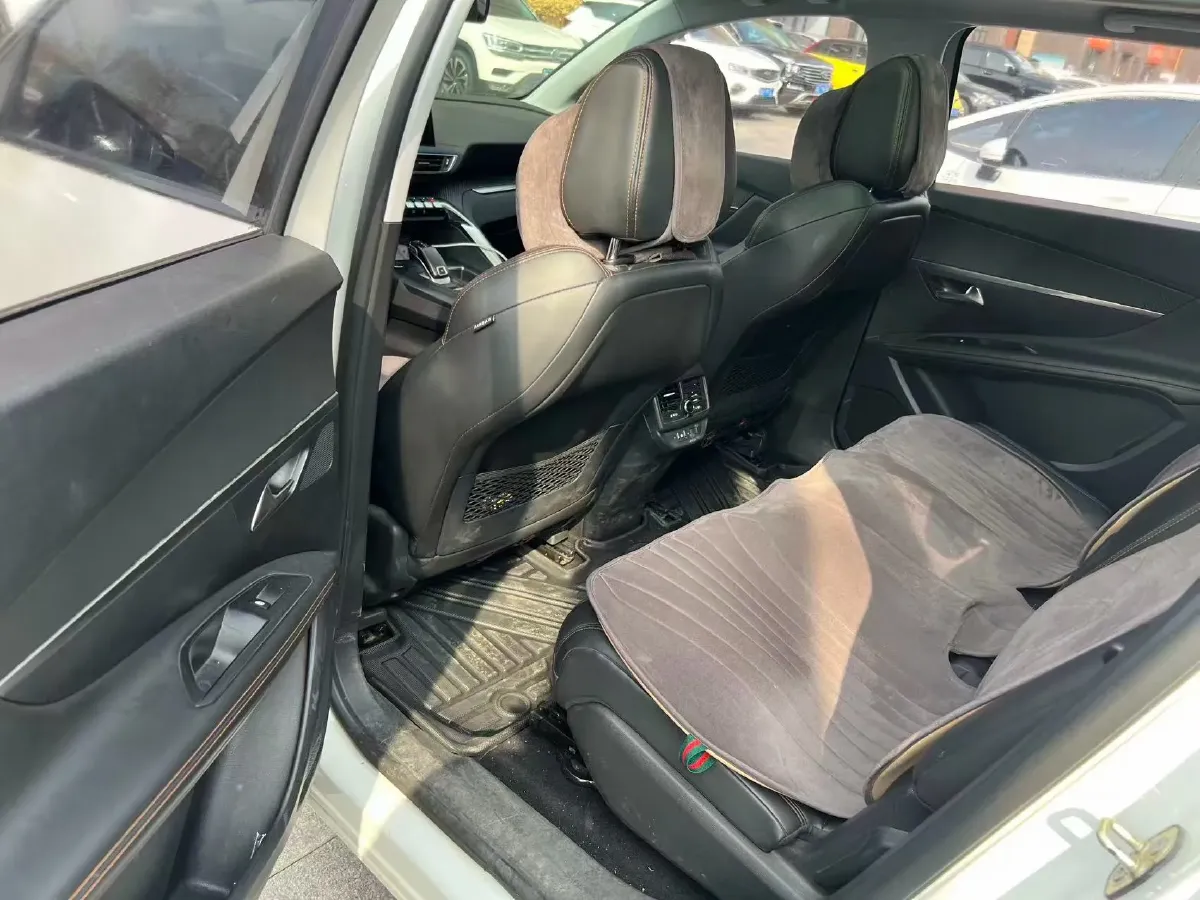 2017 Peugeot 5008 1.6T 167HP L4 6AT,autocango,china used car exporter,china ev exporter,chinese used car exporter,chinese used ev exporter