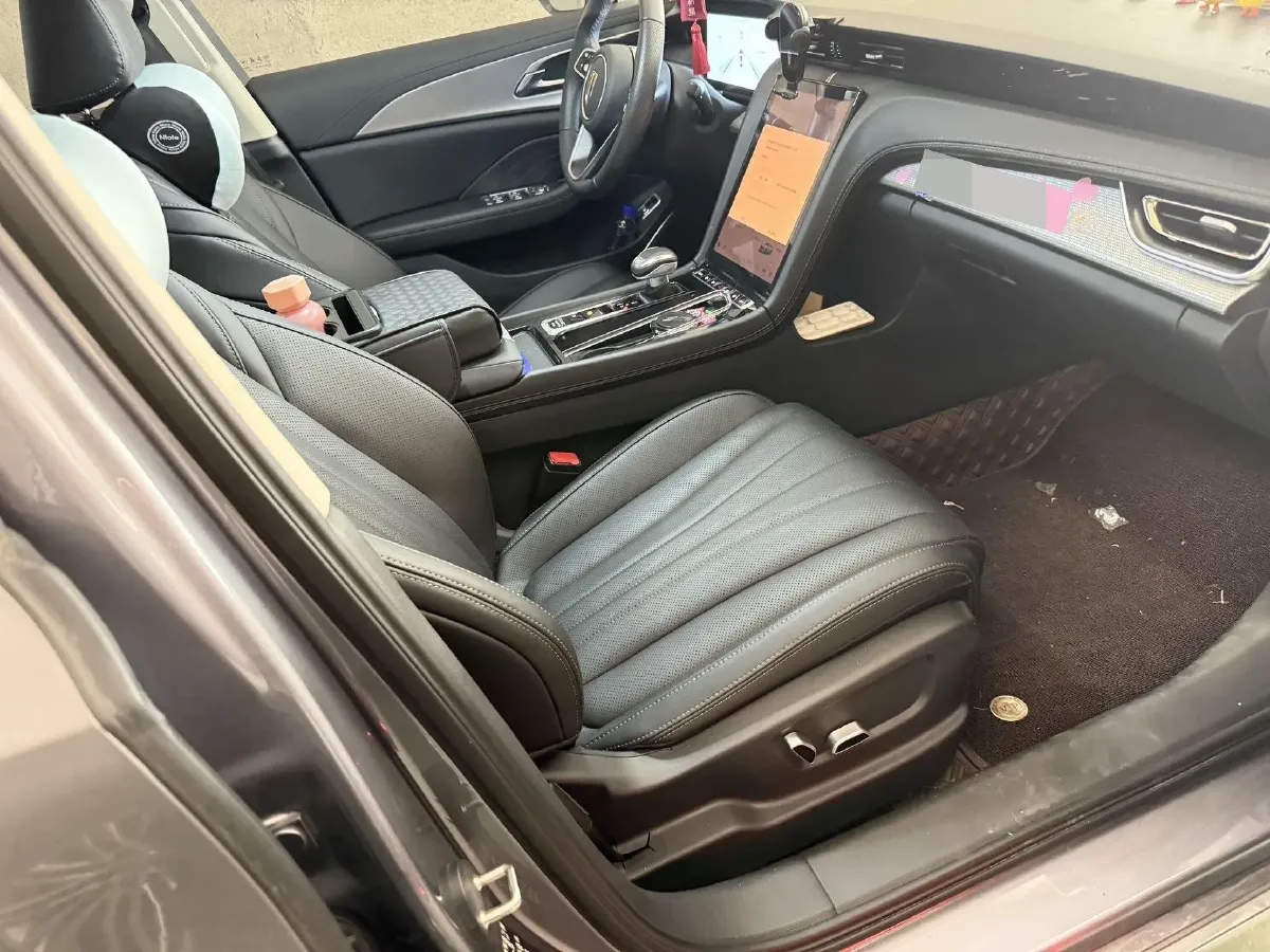 2024 HongQi H5 2.0T 224HP L4 8AT,autocango,china used car exporter,china ev exporter,chinese used car exporter,chinese used ev exporter