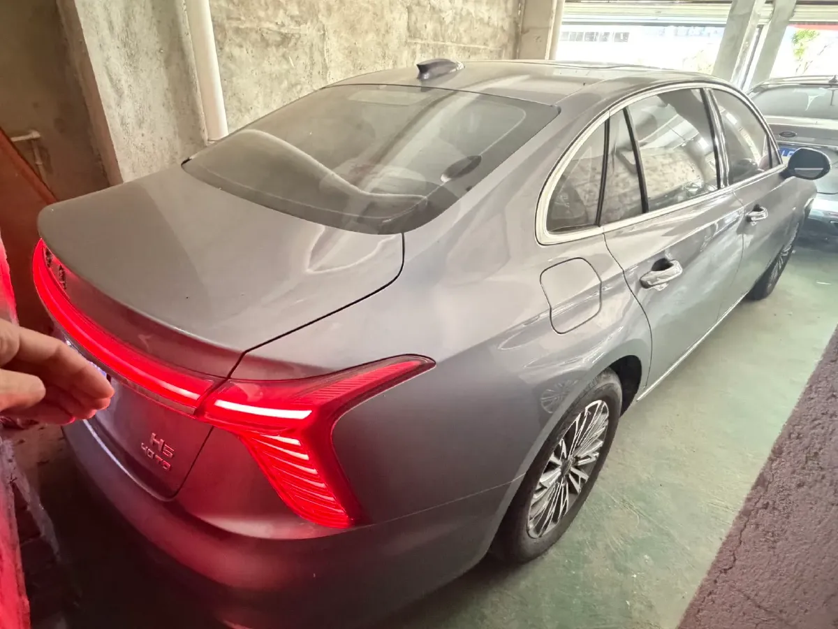 2024 HongQi H5 2.0T 224HP L4 8AT,autocango,china used car exporter,china ev exporter,chinese used car exporter,chinese used ev exporter