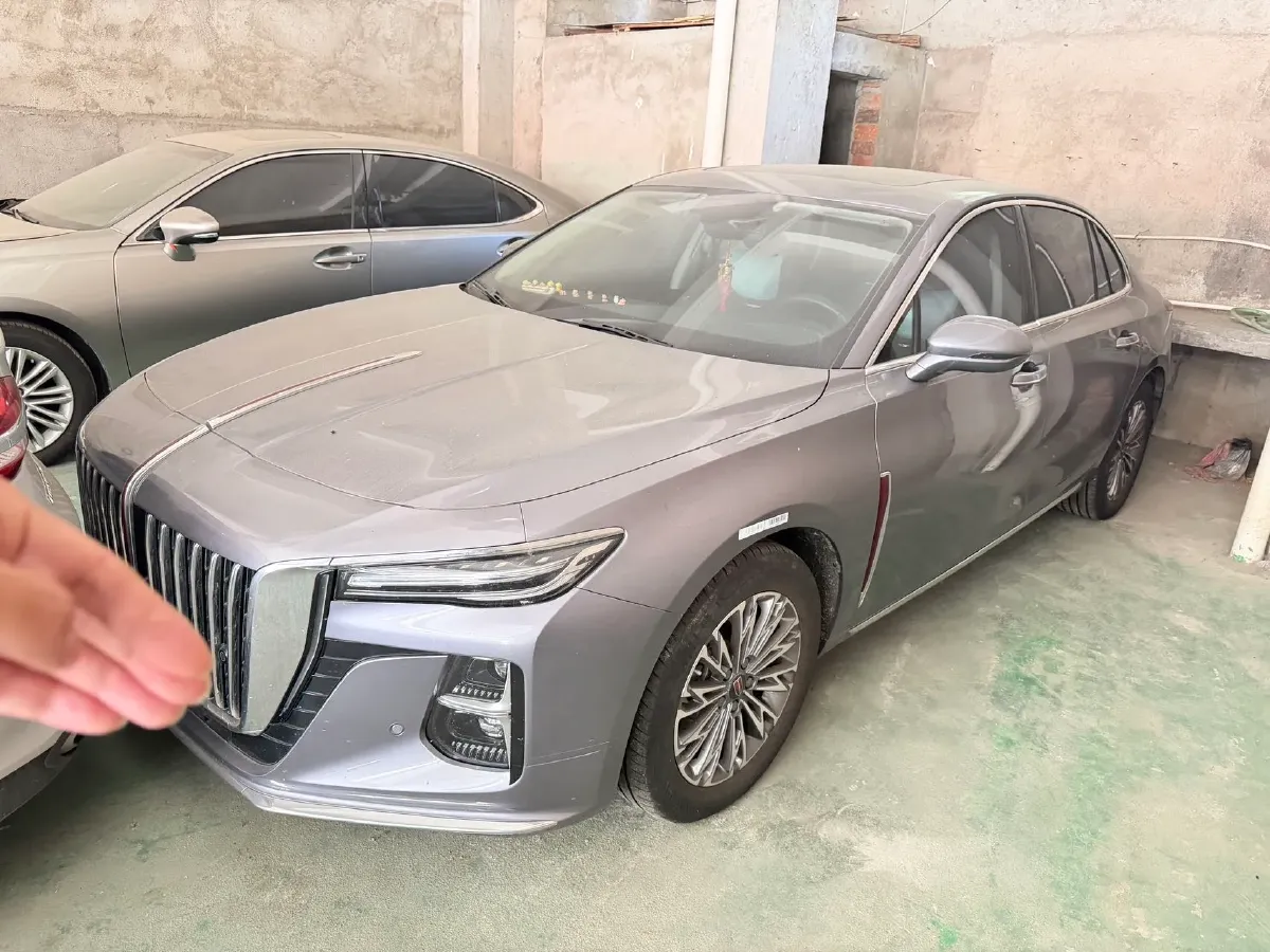 2024 HongQi H5 2.0T 224HP L4 8AT,autocango,china used car exporter,china ev exporter,chinese used car exporter,chinese used ev exporter