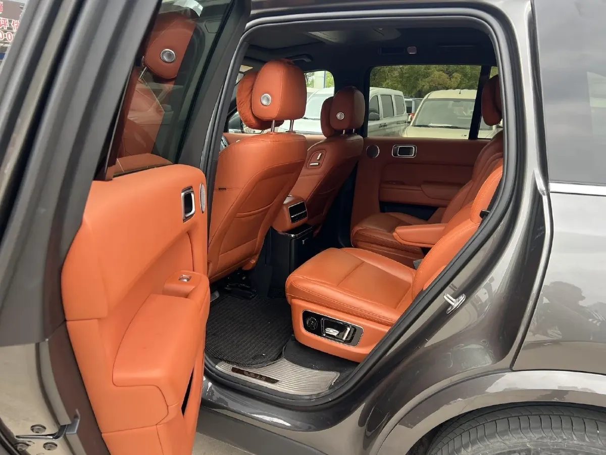 2023 Li L8 Range Extended 154HP REEV 40.9KWH,autocango,china used car exporter,china ev exporter,chinese used car exporter,chinese used ev exporter