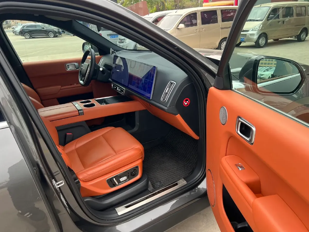 2023 Li L8 Range Extended 154HP REEV 40.9KWH,autocango,china used car exporter,china ev exporter,chinese used car exporter,chinese used ev exporter