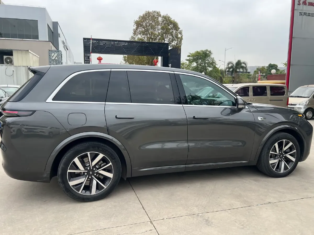 2023 Li L8 Range Extended 154HP REEV 40.9KWH,autocango,china used car exporter,china ev exporter,chinese used car exporter,chinese used ev exporter