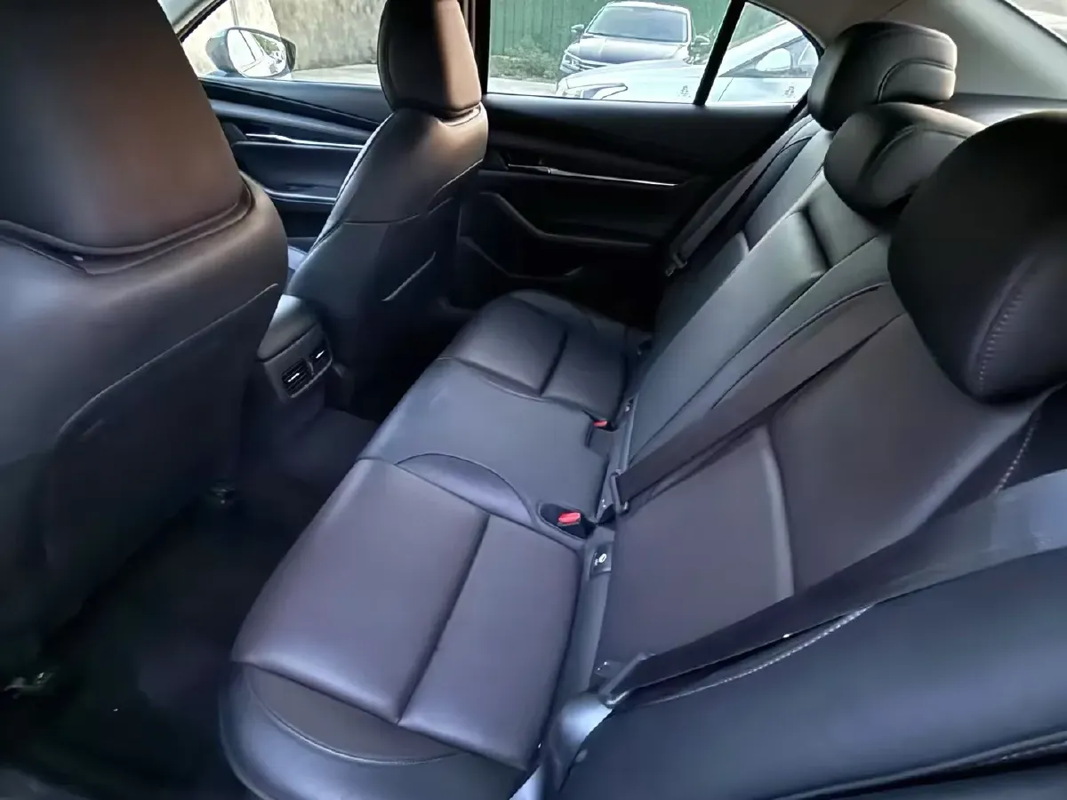 2020 Mazda 3 Axela 2.0L 158HP L4 6AT,autocango,china used car exporter,china ev exporter,chinese used car exporter,chinese used ev exporter