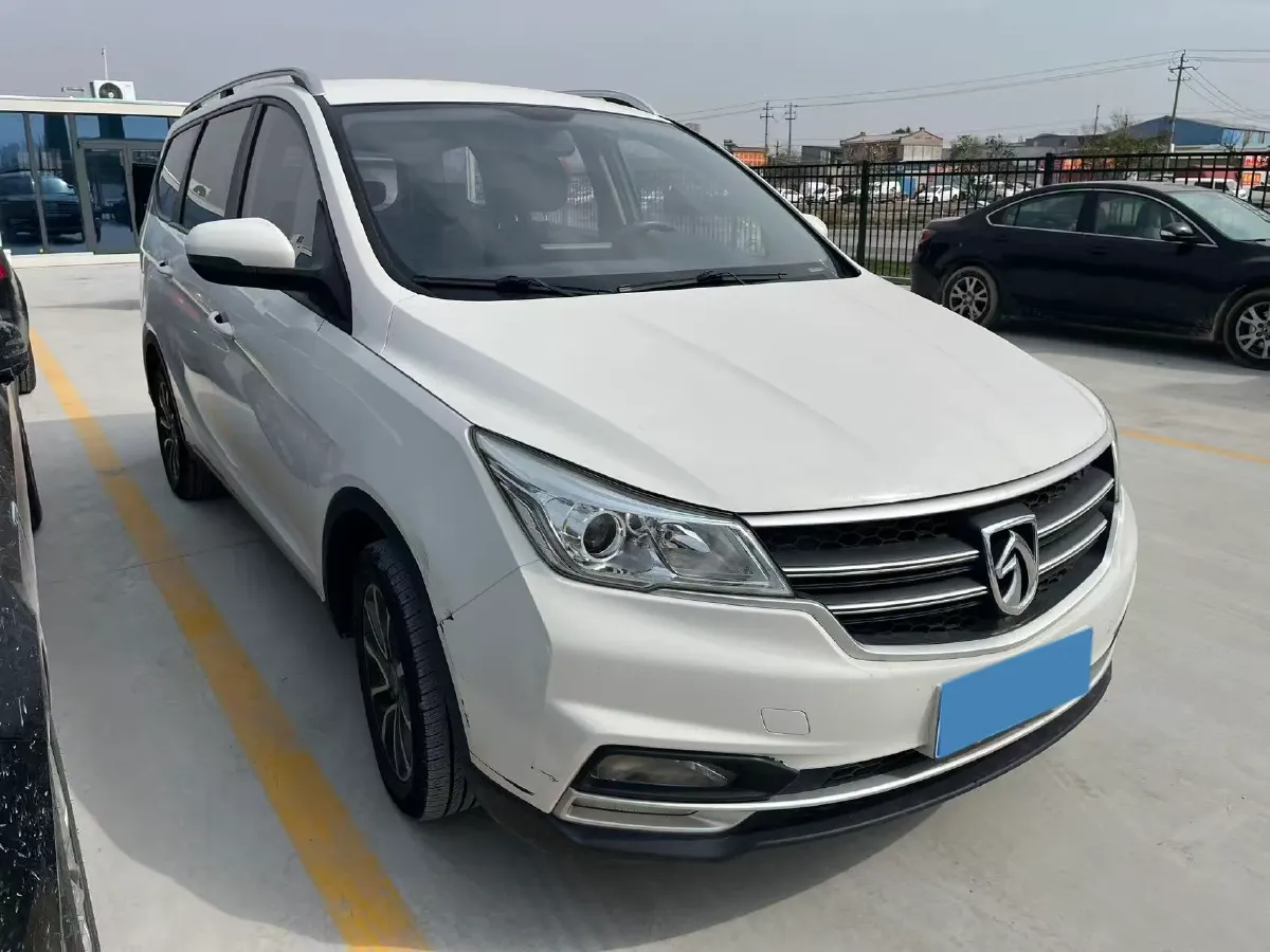 2019 BaoJun 730 1.5T 151HP L4 CVT,autocango,china used car exporter,china ev exporter,chinese used car exporter,chinese used ev exporter