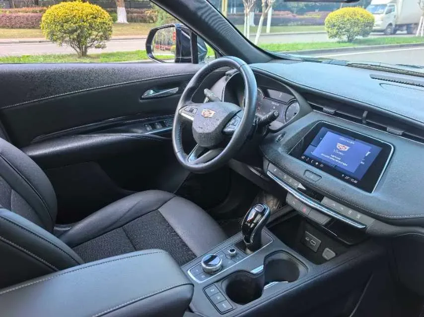 2021 Cadillac XT4 2.0T 237HP L4 9AT,autocango,china used car exporter,china ev exporter,chinese used car exporter,chinese used ev exporter