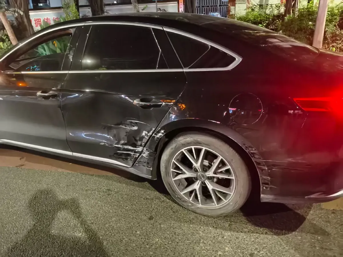 2022 BYD e9 BEV 63.36KWH,autocango,china used car exporter,china ev exporter,chinese used car exporter,chinese used ev exporter