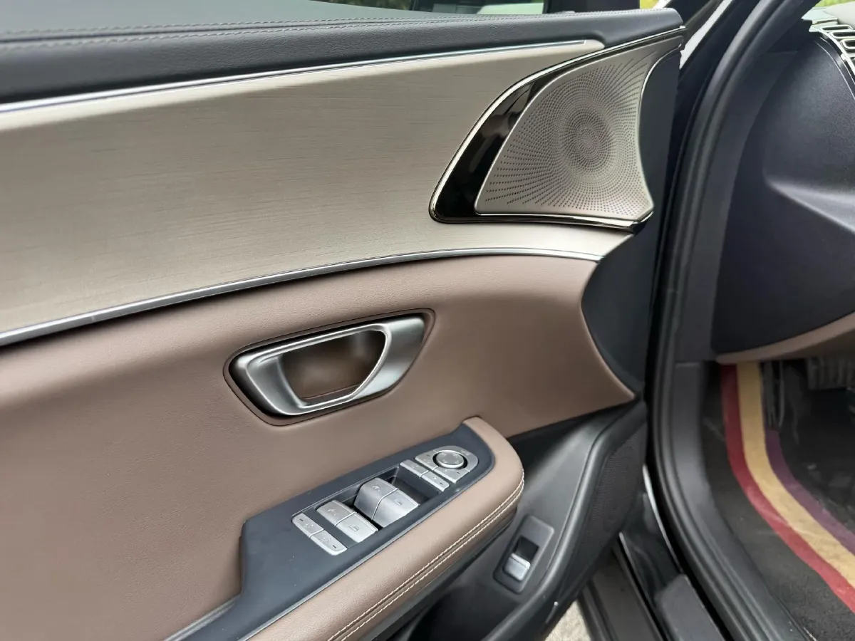 2022 BYD e9 BEV 63.36KWH,autocango,china used car exporter,china ev exporter,chinese used car exporter,chinese used ev exporter