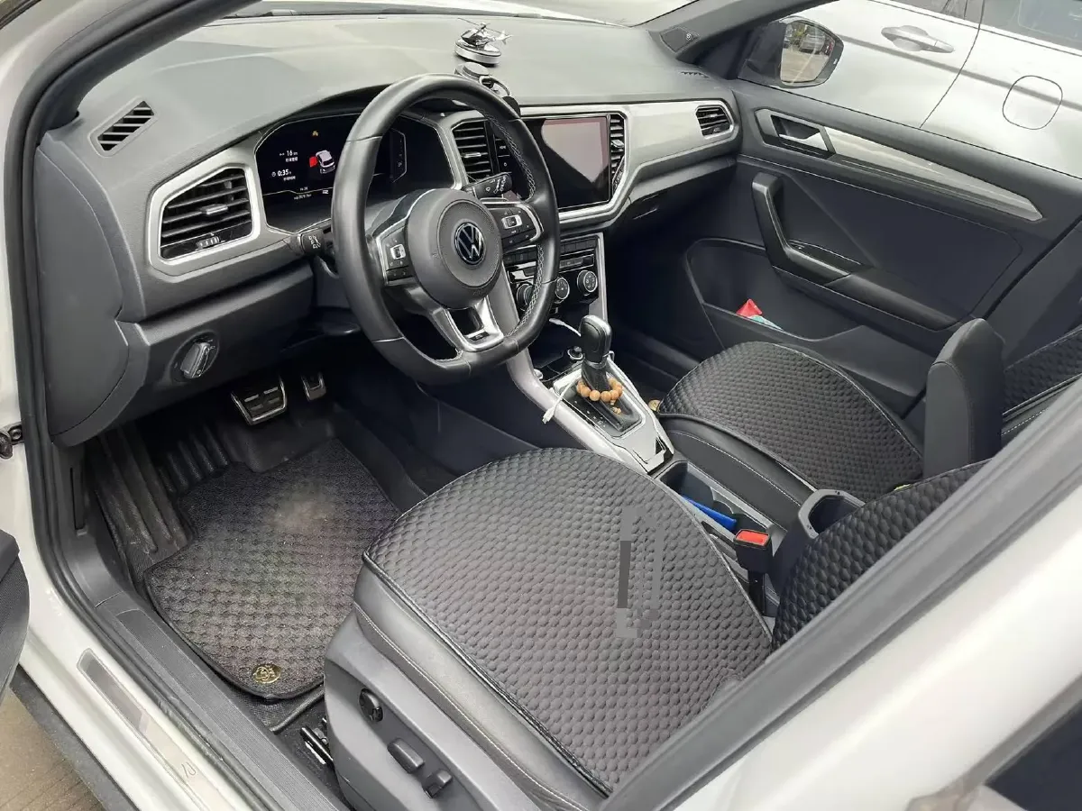 2022 Volkswagen T-Roc 1.4T 150HP L4 7DCT,autocango,china used car exporter,china ev exporter,chinese used car exporter,chinese used ev exporter