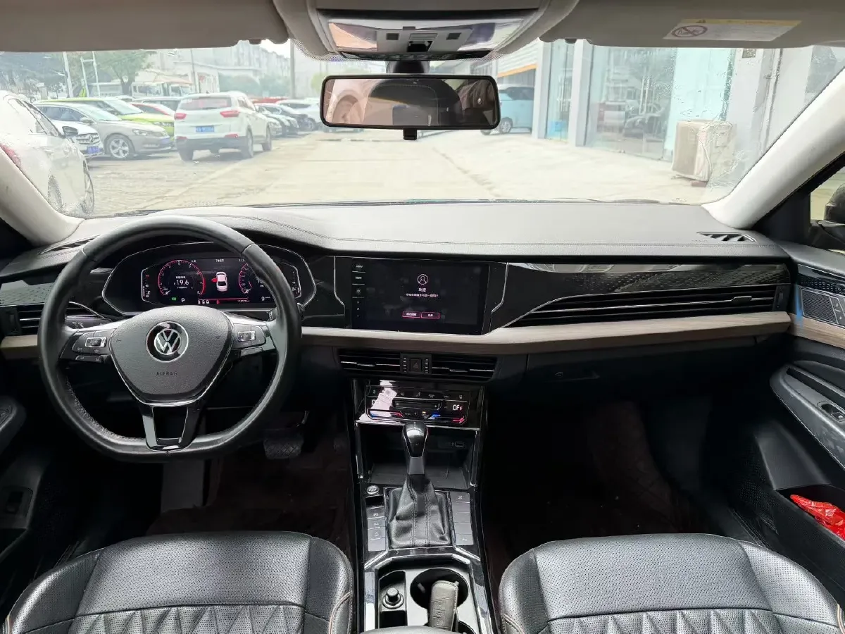 2020 Volkswagen Passat 2.0T 186HP L4 7DCT,autocango,china used car exporter,china ev exporter,chinese used car exporter,chinese used ev exporter