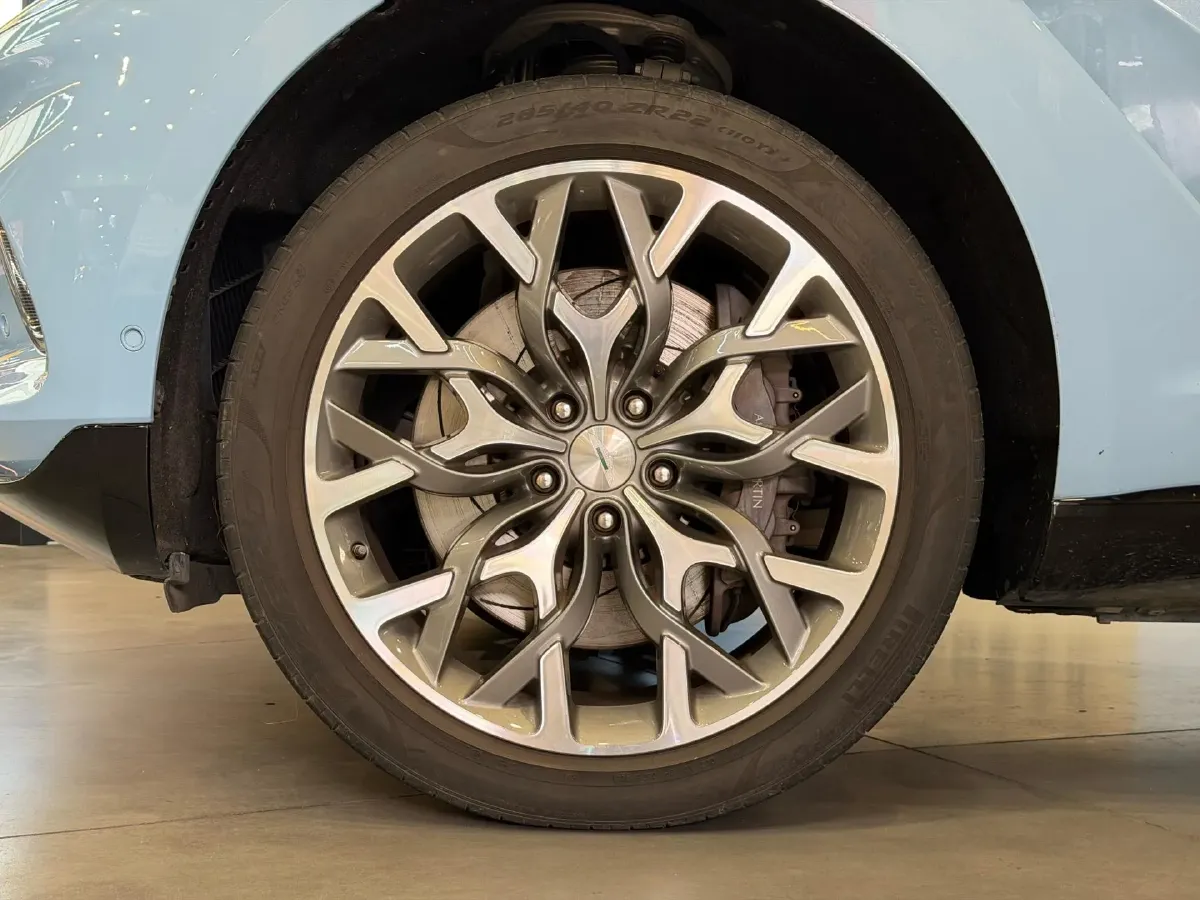 2022 Aston Martin DBX 3.0T 435HP L6 9AT,autocango,china used car exporter,china ev exporter,chinese used car exporter,chinese used ev exporter