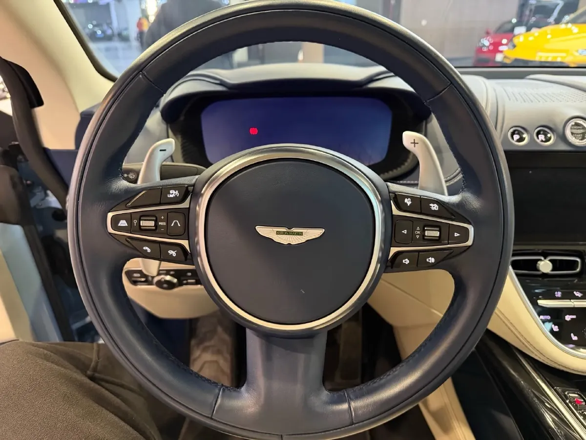 2022 Aston Martin DBX 3.0T 435HP L6 9AT,autocango,china used car exporter,china ev exporter,chinese used car exporter,chinese used ev exporter