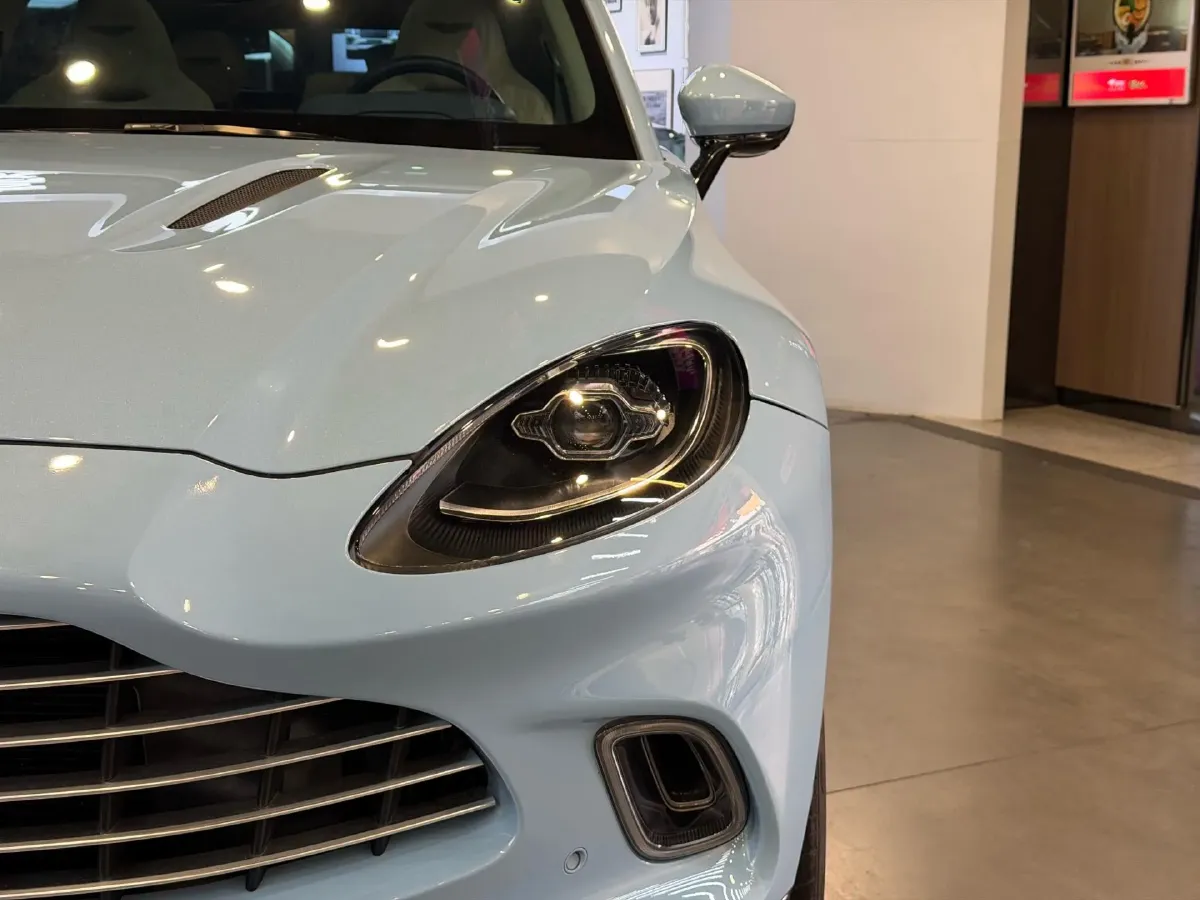 2022 Aston Martin DBX 3.0T 435HP L6 9AT,autocango,china used car exporter,china ev exporter,chinese used car exporter,chinese used ev exporter