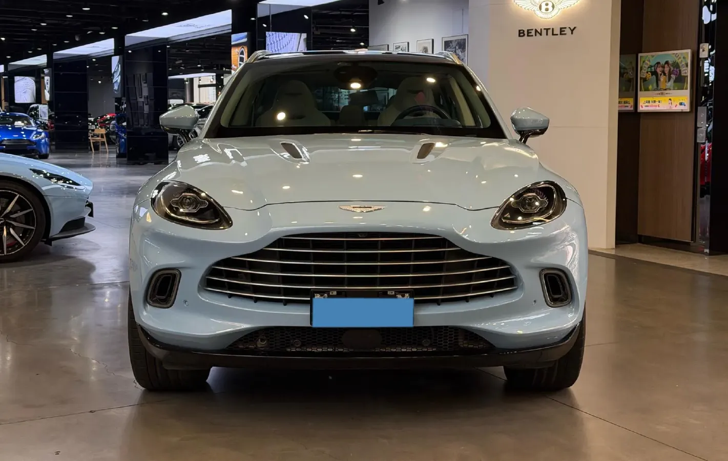 2022 Aston Martin DBX 3.0T 435HP L6 9AT,autocango,china used car exporter,china ev exporter,chinese used car exporter,chinese used ev exporter