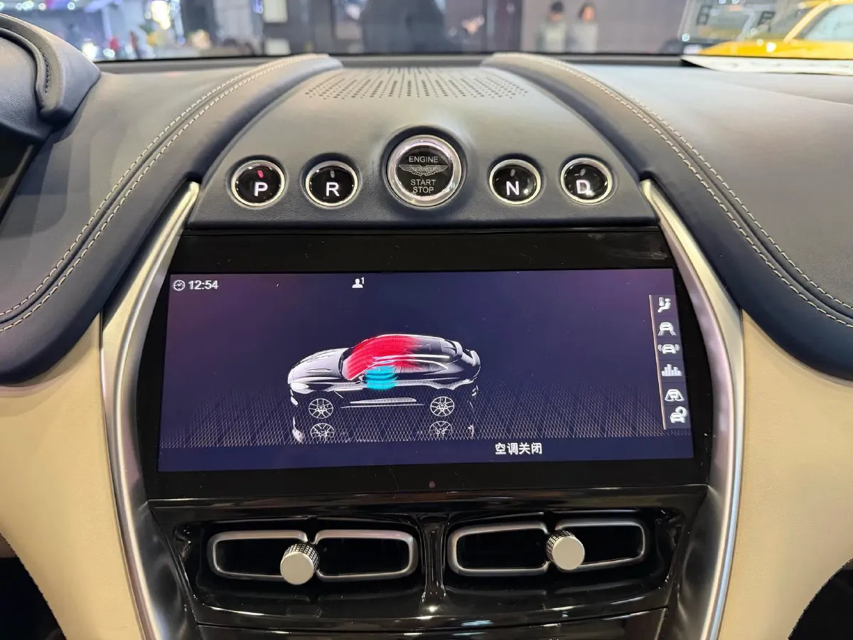 2022 Aston Martin DBX 3.0T 435HP L6 9AT,autocango,china used car exporter,china ev exporter,chinese used car exporter,chinese used ev exporter