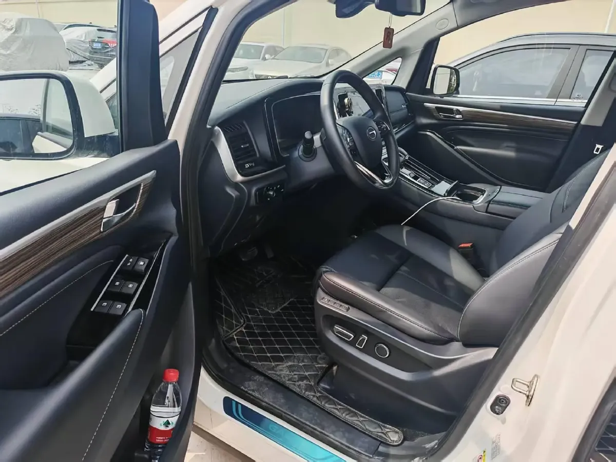 2021 GAC Trumpchi M8 2.0T 252HP L4 8AT,autocango,china used car exporter,china ev exporter,chinese used car exporter,chinese used ev exporter