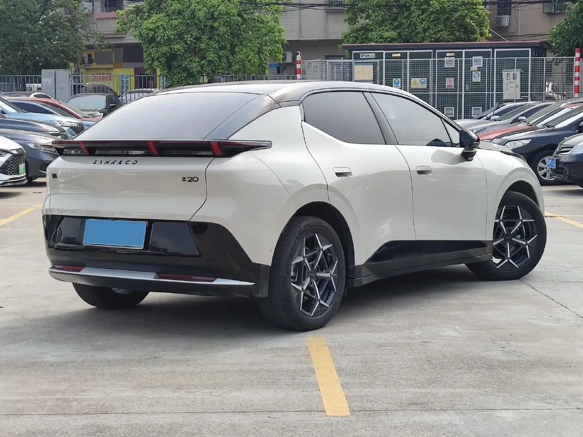 2025 Dongfeng Z9 2.0T 258HP L4 8AT,autocango,china used car exporter,china ev exporter,chinese used car exporter,chinese used ev exporter