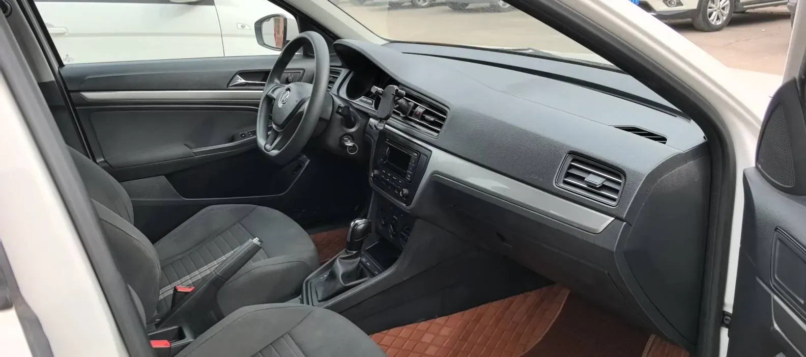 2019 Volkswagen T-Cross 1.5L 113HP L4 6AT,autocango,china used car exporter,china ev exporter,chinese used car exporter,chinese used ev exporter