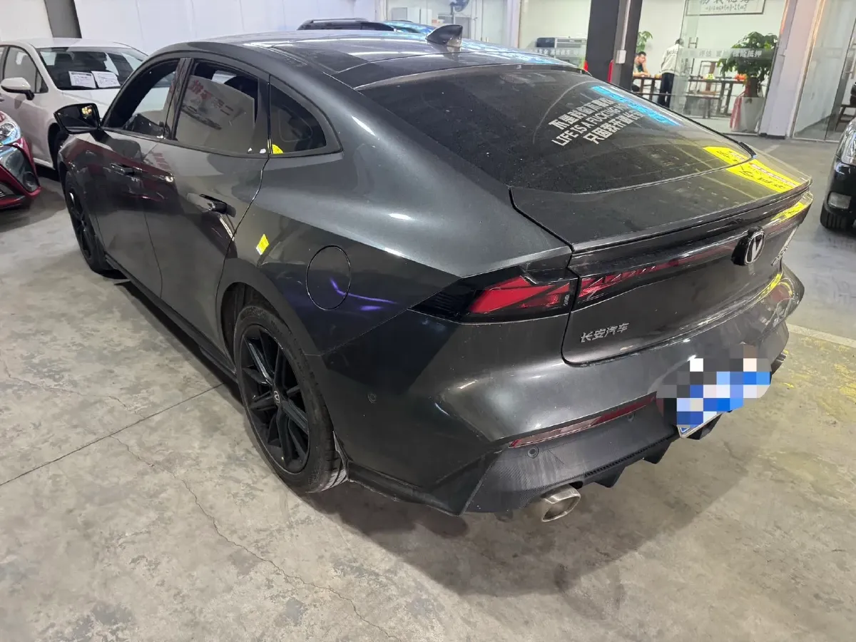 2022 ChangAn UNI-V 1.5T 188HP L4 7DCT,autocango,china used car exporter,china ev exporter,chinese used car exporter,chinese used ev exporter