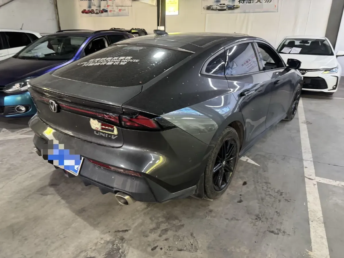 2022 ChangAn UNI-V 1.5T 188HP L4 7DCT,autocango,china used car exporter,china ev exporter,chinese used car exporter,chinese used ev exporter