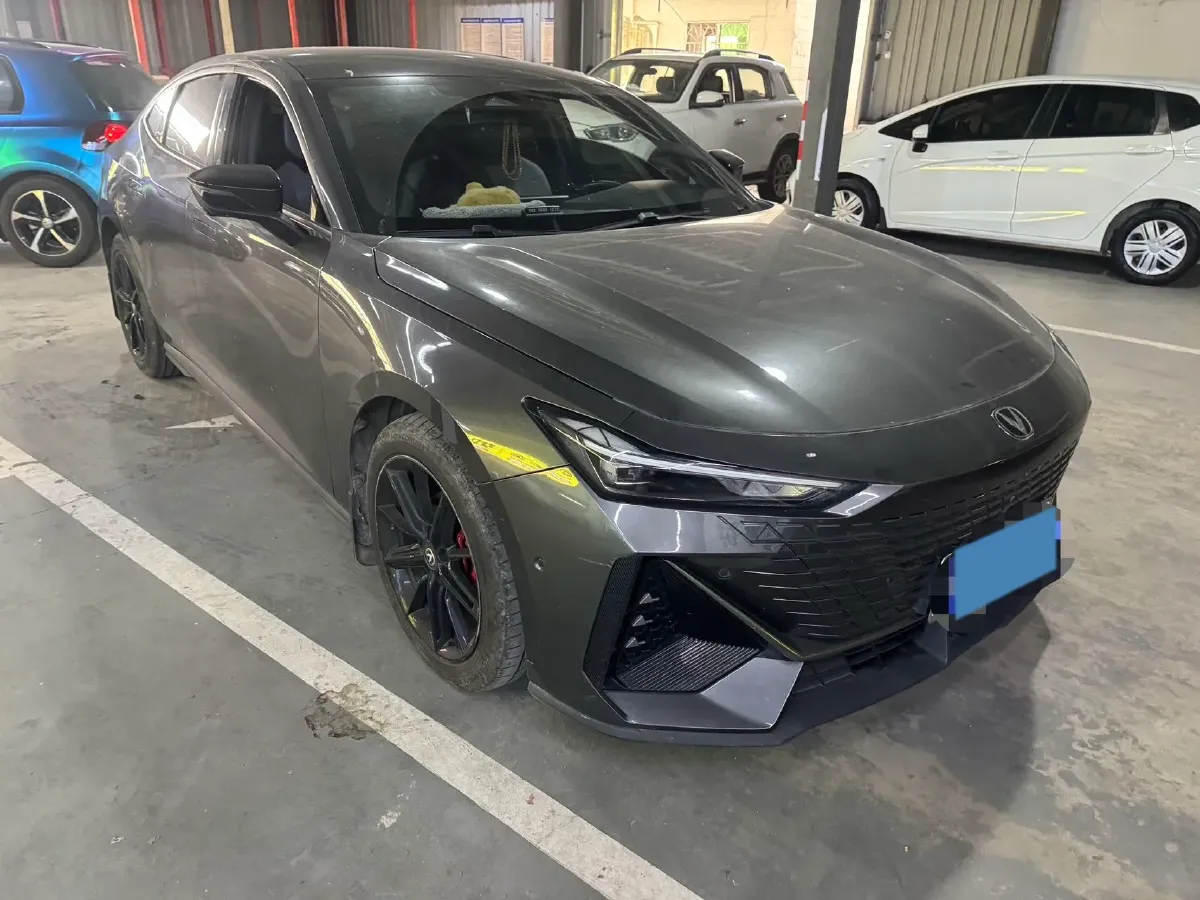 2022 ChangAn UNI-V 1.5T 188HP L4 7DCT,autocango,china used car exporter,china ev exporter,chinese used car exporter,chinese used ev exporter