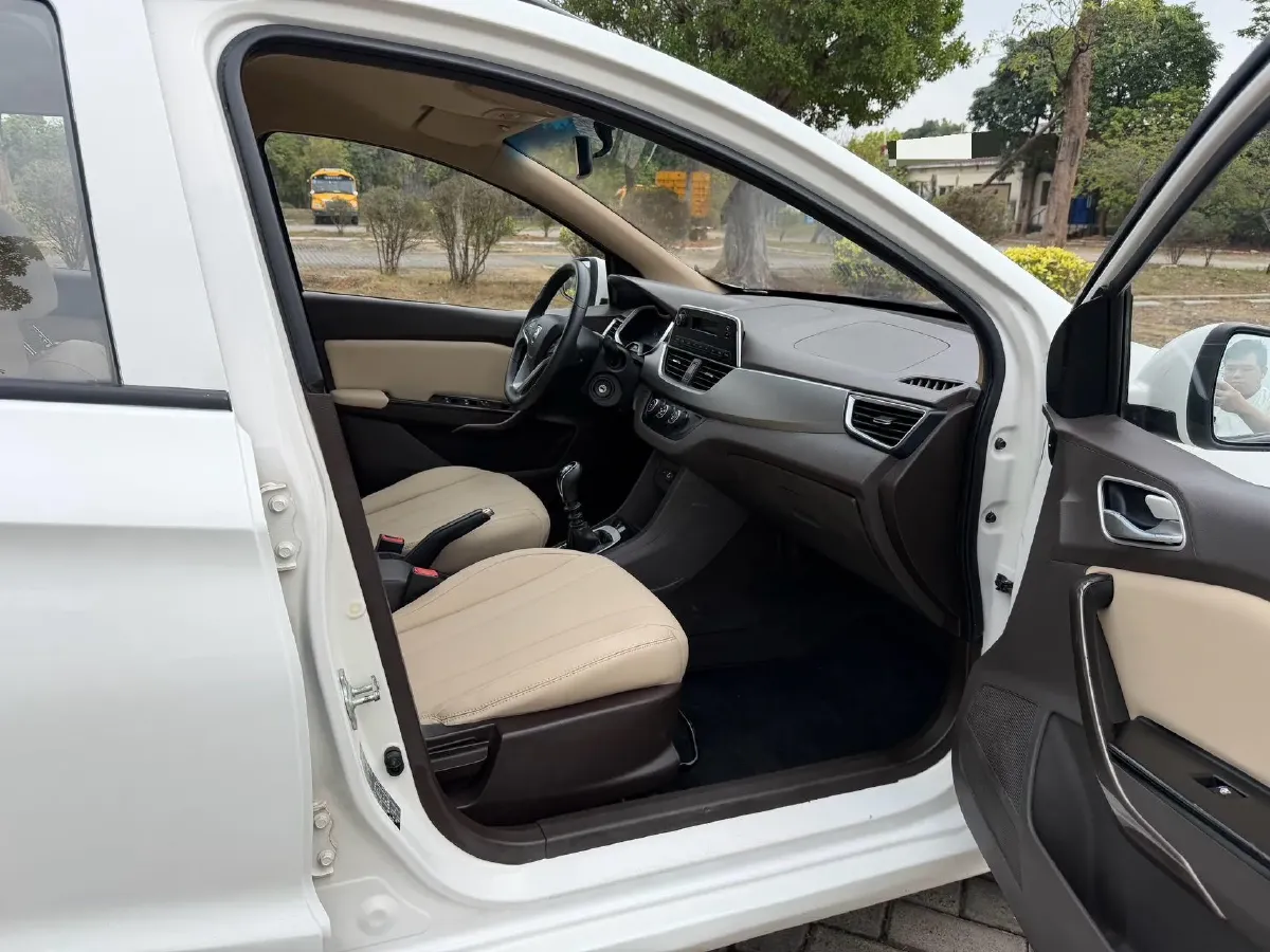 2019 JinBei XinYuan T32S 1.5L 102HP L4 5MT,autocango,china used car exporter,china ev exporter,chinese used car exporter,chinese used ev exporter