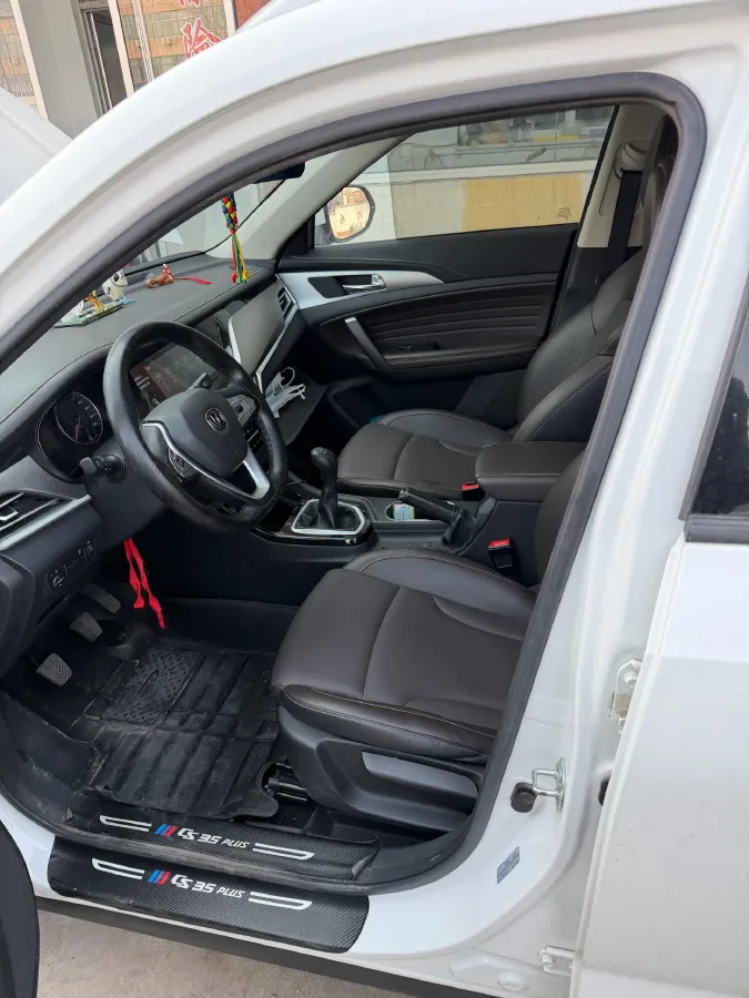 2019 ChangAn CS35 Plus 1.6L 128HP L4 5MT,autocango,china used car exporter,china ev exporter,chinese used car exporter,chinese used ev exporter