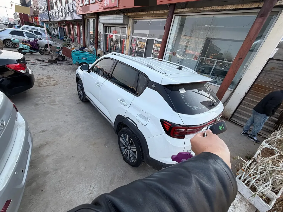2019 ChangAn CS35 Plus 1.6L 128HP L4 5MT,autocango,china used car exporter,china ev exporter,chinese used car exporter,chinese used ev exporter
