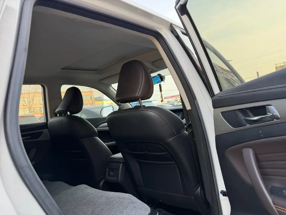 2019 ChangAn CS35 Plus 1.6L 128HP L4 5MT,autocango,china used car exporter,china ev exporter,chinese used car exporter,chinese used ev exporter