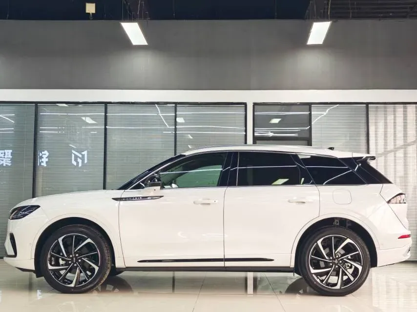 2024 Lincoln Corsair 2.0T 261HP L4 8AT,autocango,china used car exporter,china ev exporter,chinese used car exporter,chinese used ev exporter