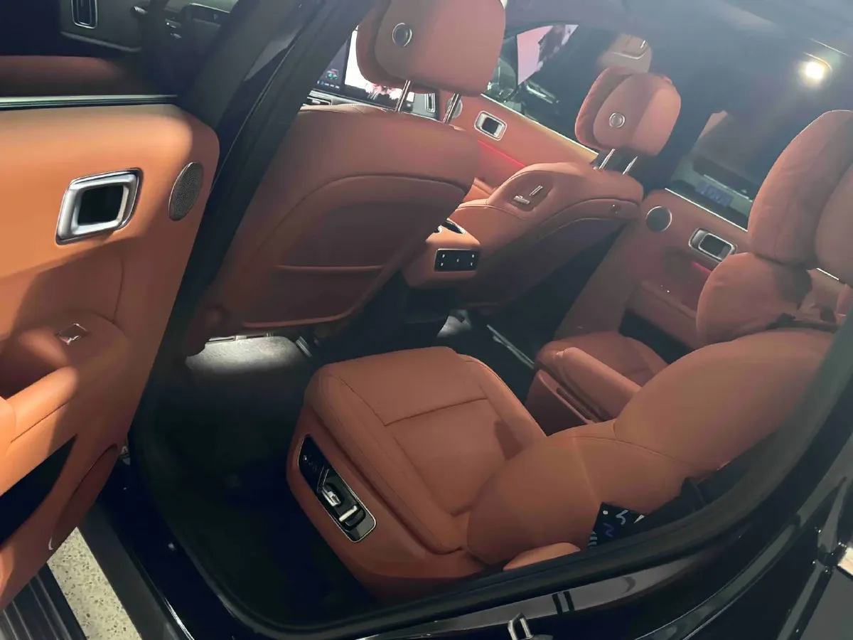 2024 Volvo S60 2.0T 197HP L4 7DCT,autocango,china used car exporter,china ev exporter,chinese used car exporter,chinese used ev exporter