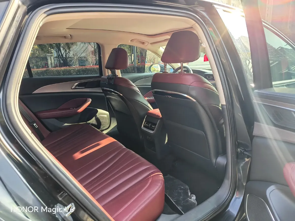 2023 HongQi H5 1.5T 169HP L4 7DCT,autocango,china used car exporter,china ev exporter,chinese used car exporter,chinese used ev exporter